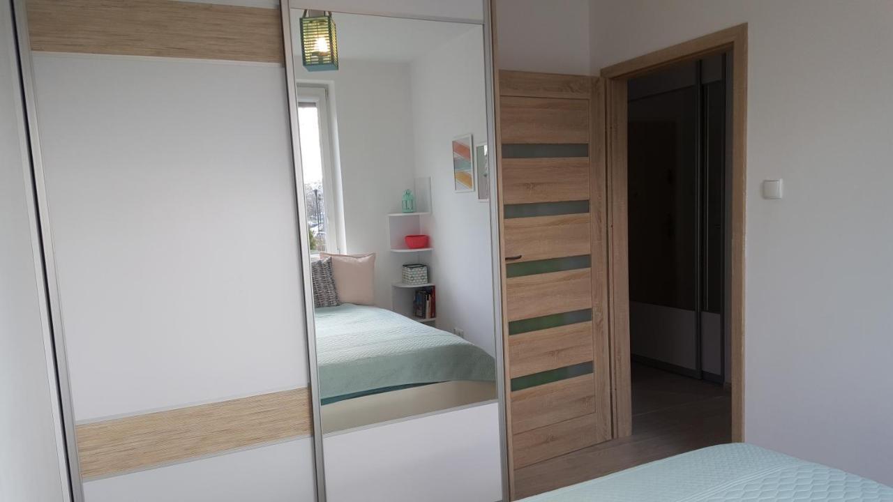 Sunny Sleeps 4 By The Beach With Garden Patio - Gdansk Przymorze Apartment Luaran gambar